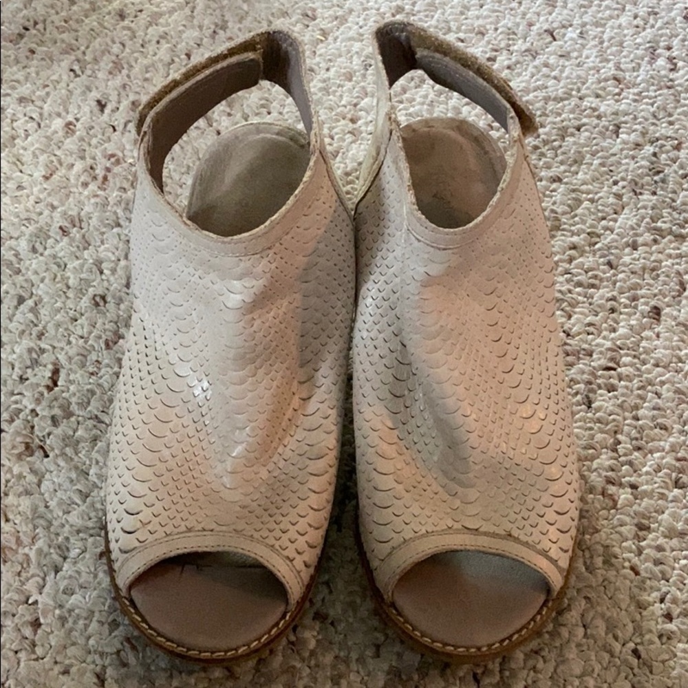 Leather taupe peep toe mule Sz 36